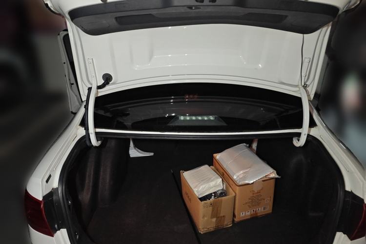 Used Volkswagen Lavida 2015 1.6L Automatic Comfort Edition Trunk