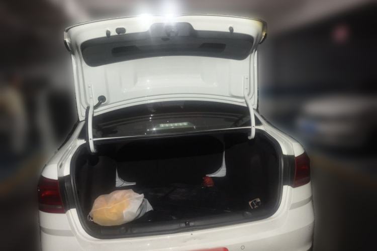 Used Volkswagen Lavida 2015 1.6L Automatic Comfort Edition Trunk