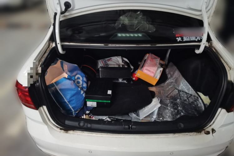 Used Volkswagen Lavida 2015 1.6L Automatic Comfort Edition Trunk