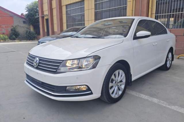 Ojetý Volkswagen Lavida 2015 1.6L Automatic Comfort Edition