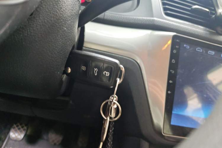 Used Volkswagen Lavida 2015 1.6L Manual Fashion Edition Vehicle Key