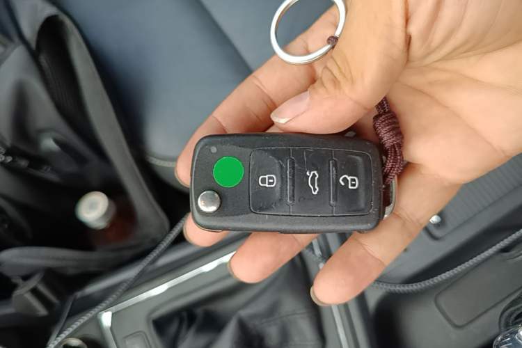 Used Volkswagen Lavida 2015 1.6L Automatic Comfort Edition Vehicle Key