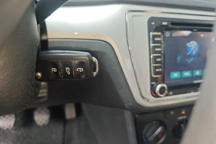 Used Volkswagen Lavida 2015 1.6L Manual Fashion Edition Vehicle Key