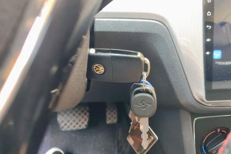 Used Volkswagen Lavida 2015 1.6L Automatic Comfort Edition Vehicle Key