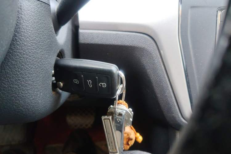 Used Volkswagen Lavida 2015 1.6L Automatic Fashion Edition Vehicle Key