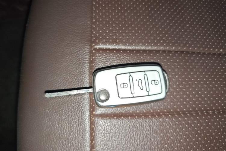 Used Volkswagen Lavida 2015 1.6L Automatic Fashion Edition Vehicle Key