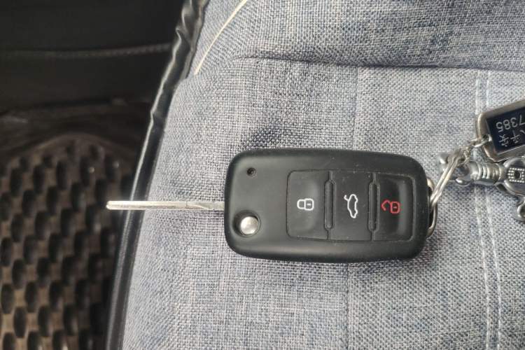 Used Volkswagen Lavida 2015 1.6L Manual Comfort Edition Vehicle Key