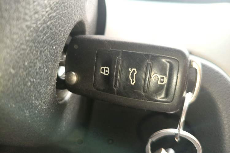 Used Volkswagen Lavida 2015 1.6L Automatic Fashion Edition Vehicle Key