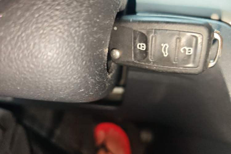 Used Volkswagen Lavida 2015 1.6L Automatic Comfort Edition Vehicle Key