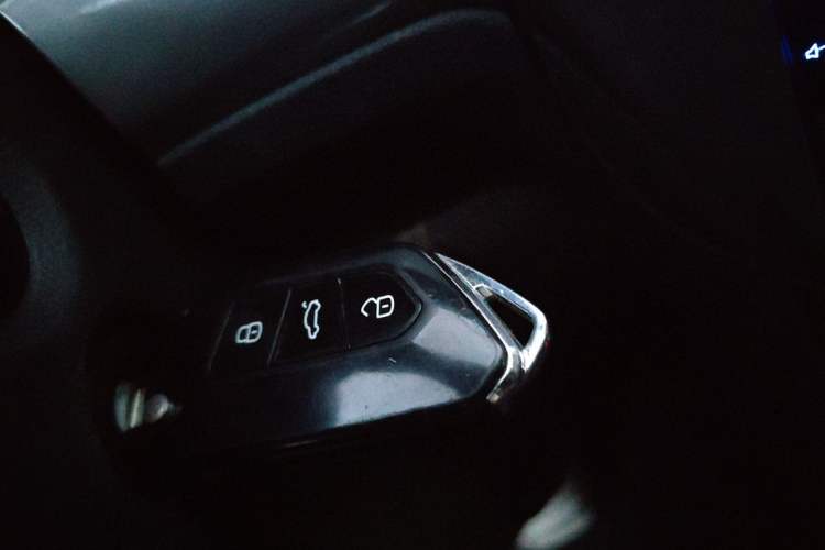 Used Volkswagen Lavida 2015 1.6L Manual Fashion Edition Vehicle Key