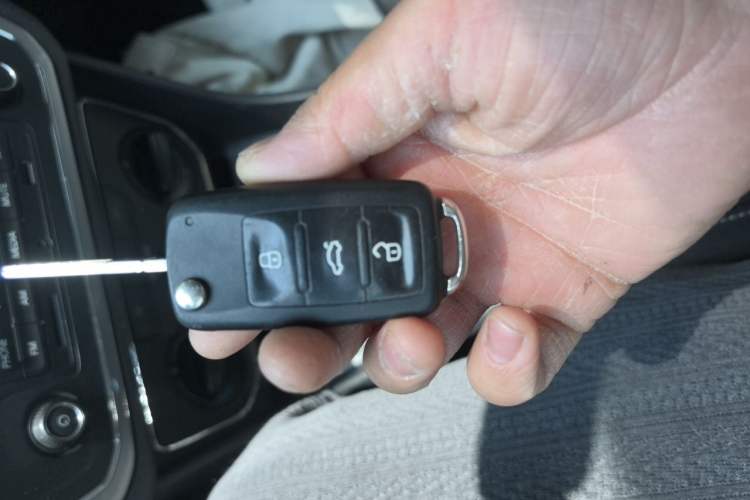 Used Volkswagen Lavida 2015 1.6L Manual Comfort Edition Vehicle Key
