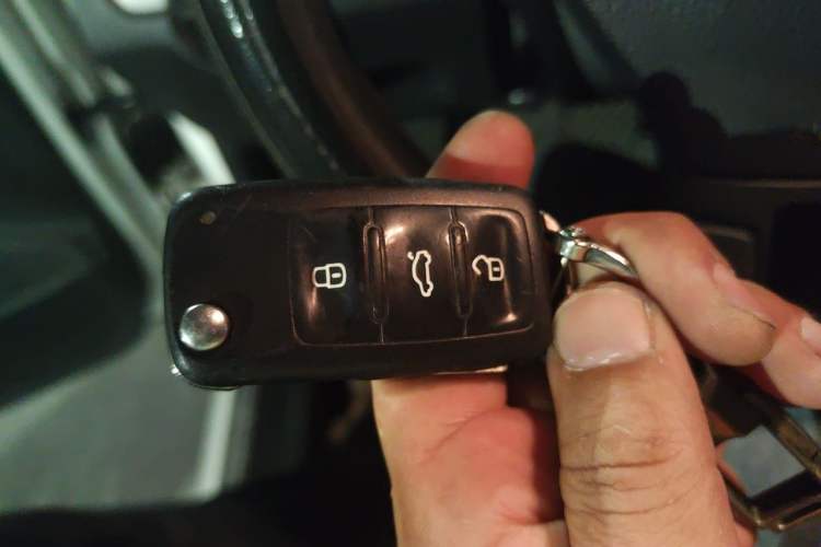 Used Volkswagen Lavida 2015 1.6L Automatic Comfort Edition Vehicle Key