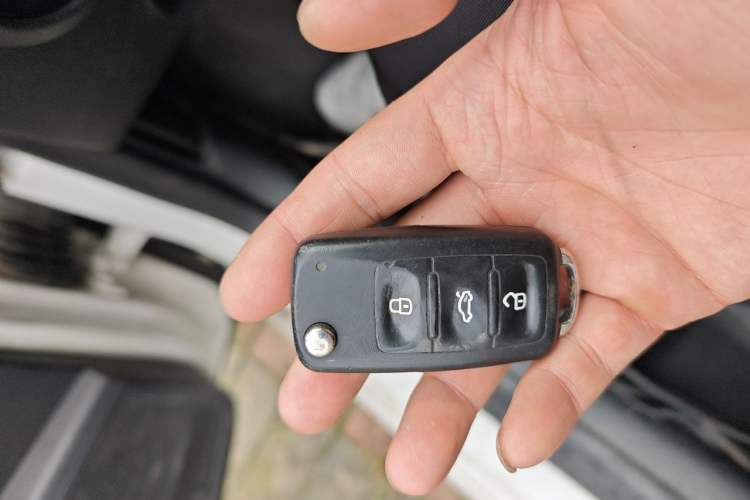 Used Volkswagen Lavida 2015 1.6L Manual Fashion Edition Vehicle Key