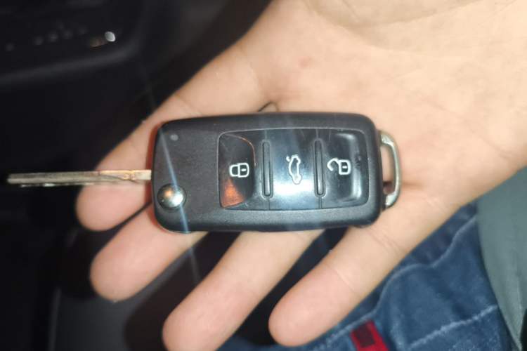 Used Volkswagen Lavida 2015 1.6L Automatic Comfort Edition Vehicle Key