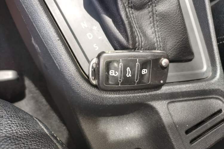 Used Volkswagen Lavida 2015 1.6L Automatic Fashion Edition Vehicle Key