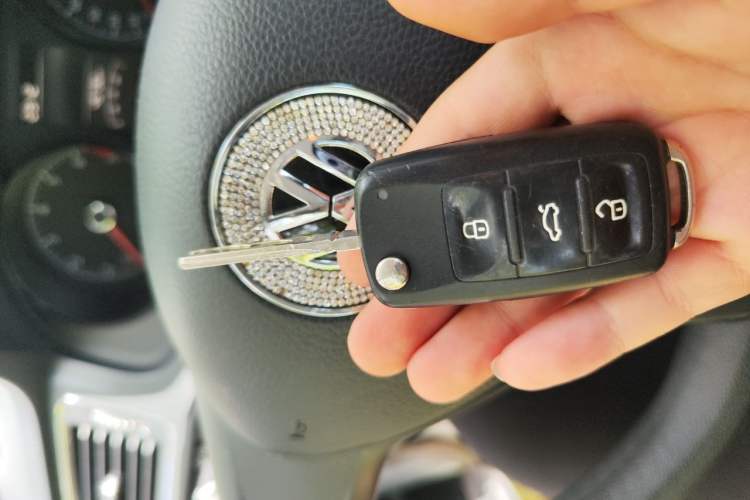 Used Volkswagen Lavida 2015 1.6L Automatic Fashion Edition Vehicle Key