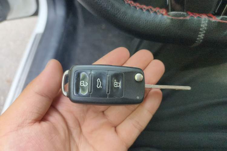 Used Volkswagen Lavida 2015 1.6L Automatic Comfort Edition Vehicle Key