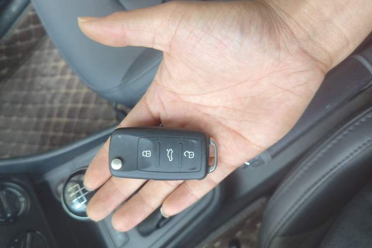 Used Volkswagen Lavida 2015 1.6L Manual Fashion Edition Vehicle Key