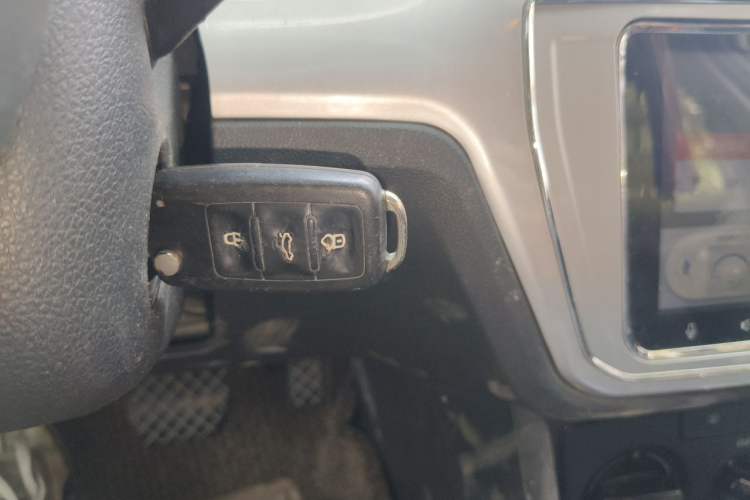 Used Volkswagen Lavida 2015 1.6L Automatic Fashion Edition Vehicle Key