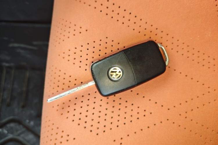 Used Volkswagen Lavida 2015 1.6L Automatic Comfort Edition Vehicle Key