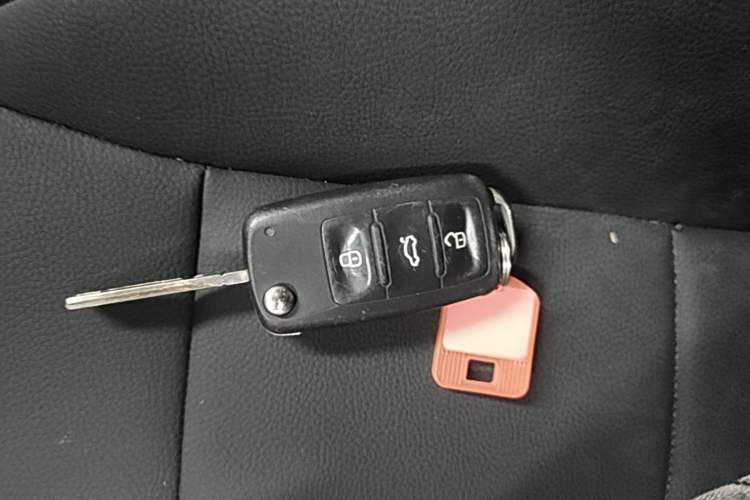 Used Volkswagen Lavida 2015 1.6L Automatic Fashion Edition Vehicle Key