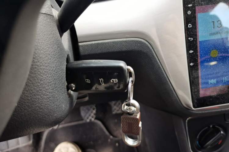 Used Volkswagen Lavida 2015 1.6L Manual Comfort Edition Vehicle Key