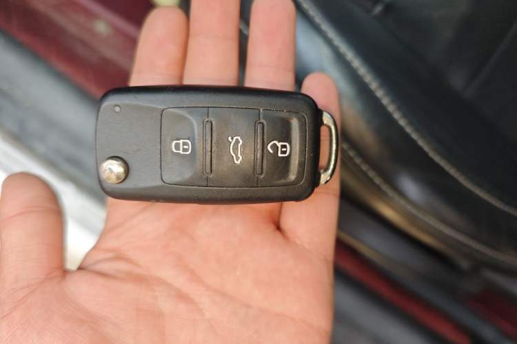 Used Volkswagen Lavida 2015 1.6L Manual Comfort Edition Vehicle Key