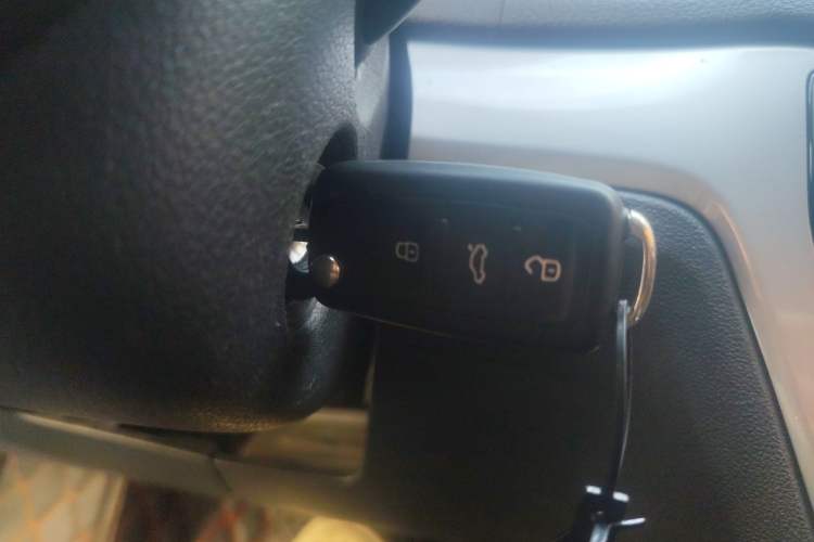 Used Volkswagen Lavida 2015 1.6L Automatic Fashion Edition Vehicle Key