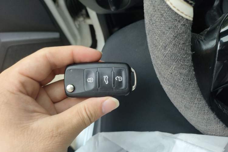 Used Volkswagen Lavida 2015 1.6L Automatic Comfort Edition Vehicle Key