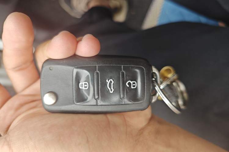 Used Volkswagen Lavida 2015 1.6L Automatic Comfort Edition Vehicle Key