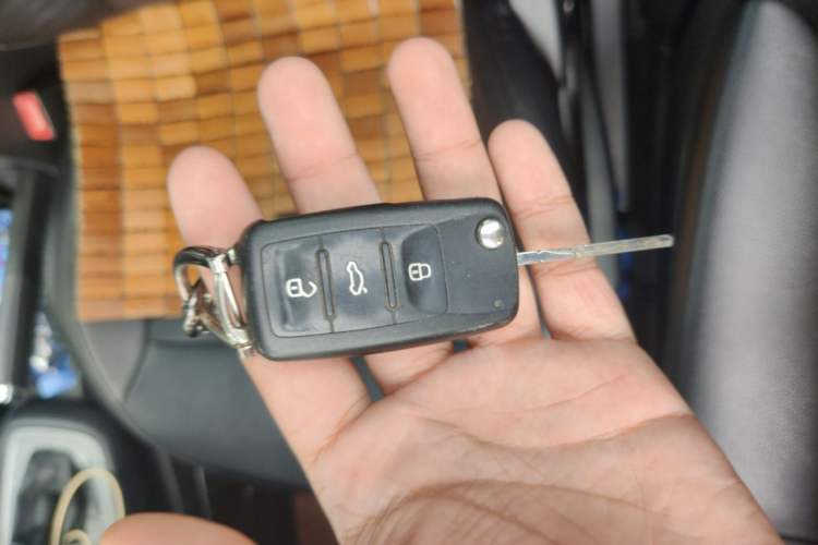 Used Volkswagen Lavida 2015 1.6L Automatic Fashion Edition Vehicle Key