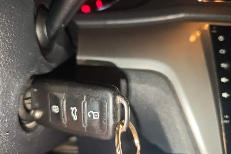 Used Volkswagen Lavida 2015 1.6L Automatic Comfort Edition Vehicle Key