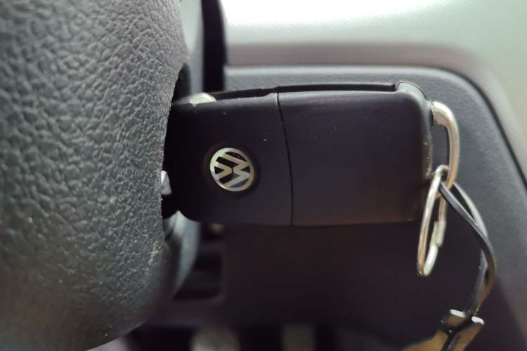 Used Volkswagen Lavida 2015 1.6L Manual Comfort Edition Vehicle Key