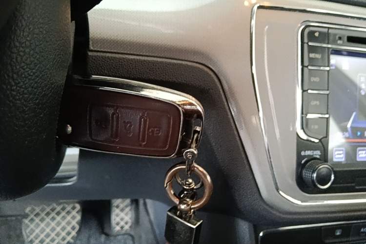 Used Volkswagen Lavida 2015 1.6L Automatic Comfort Edition Vehicle Key