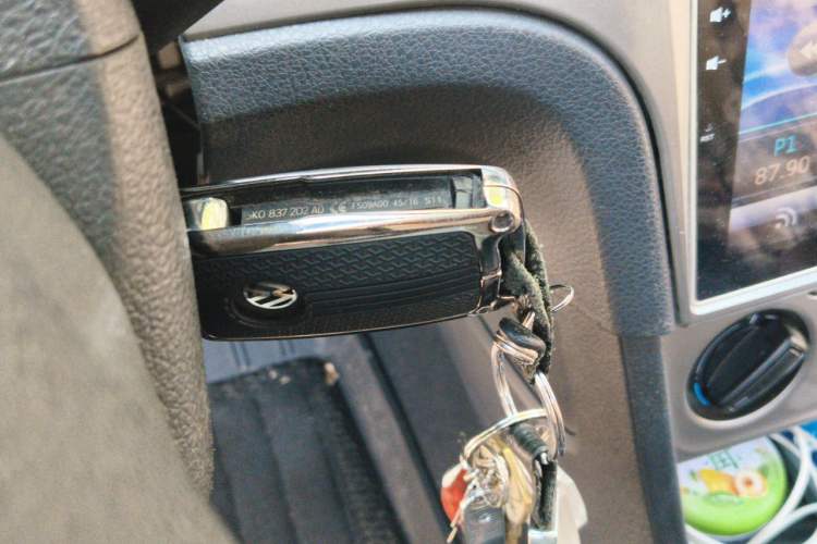 Used Volkswagen Lavida 2015 1.6L Automatic Fashion Edition Vehicle Key