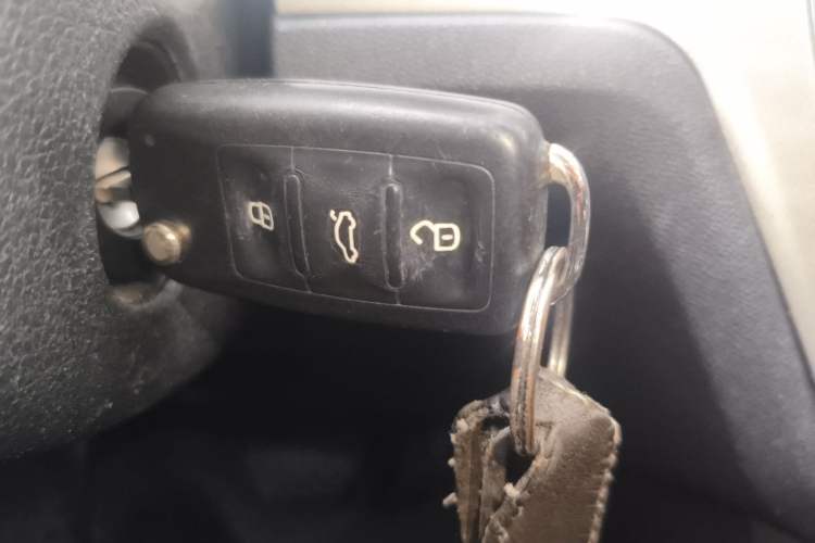Used Volkswagen Lavida 2015 1.6L Automatic Comfort Edition Vehicle Key