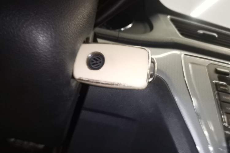 Used Volkswagen Lavida 2015 1.6L Automatic Comfort Edition Vehicle Key