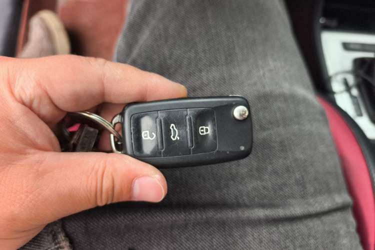 Used Volkswagen Lavida 2015 1.6L Automatic Fashion Edition Vehicle Key