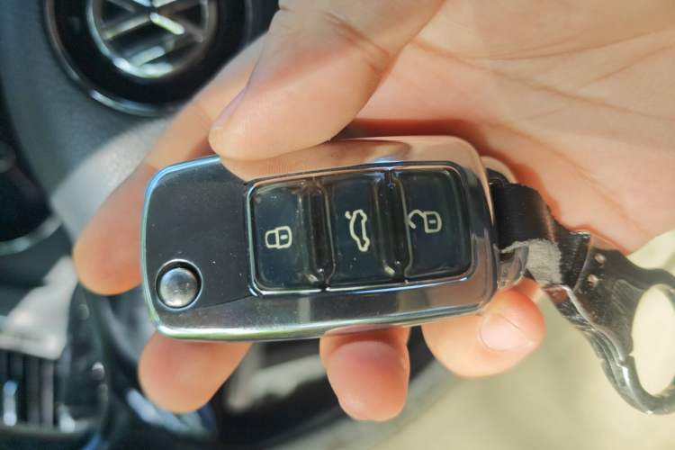 Used Volkswagen Lavida 2015 1.6L Manual Comfort Edition Vehicle Key