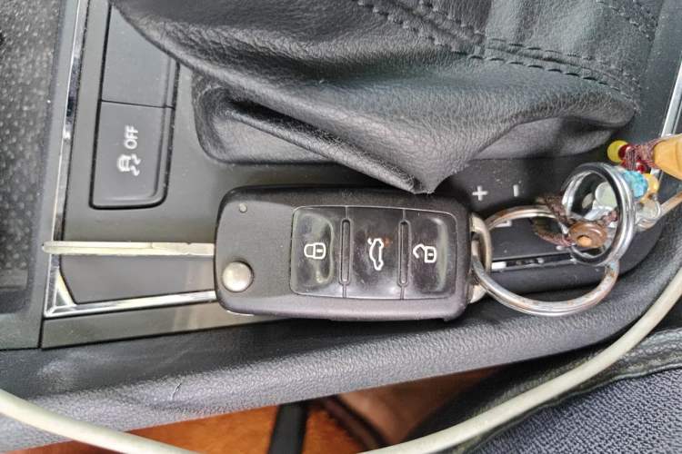 Used Volkswagen Lavida 2015 1.6L Automatic Comfort Edition Vehicle Key
