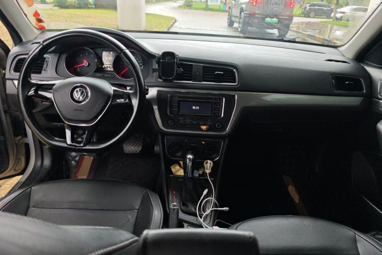 Used Volkswagen Lavida 2015 230TSI DSG Comfort Edition Center Console