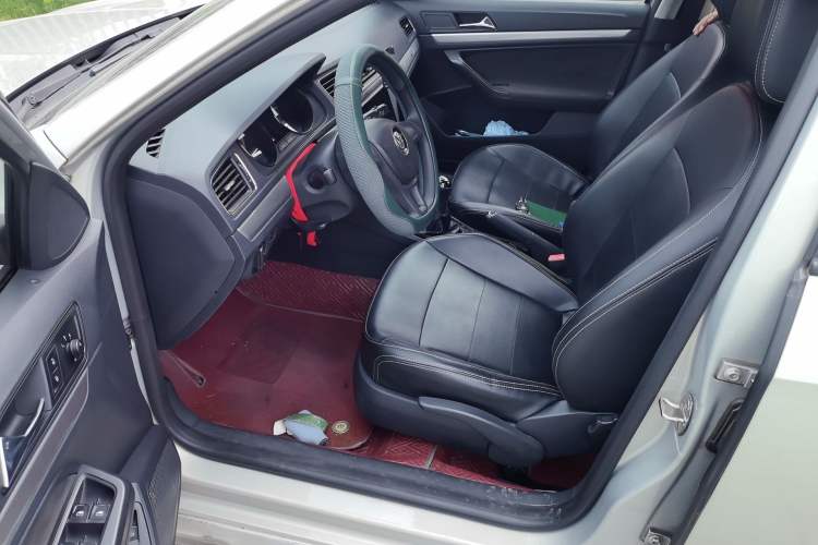 Used Volkswagen Lavida 2015 1.6L Manual Fashion Edition Driver Seat
