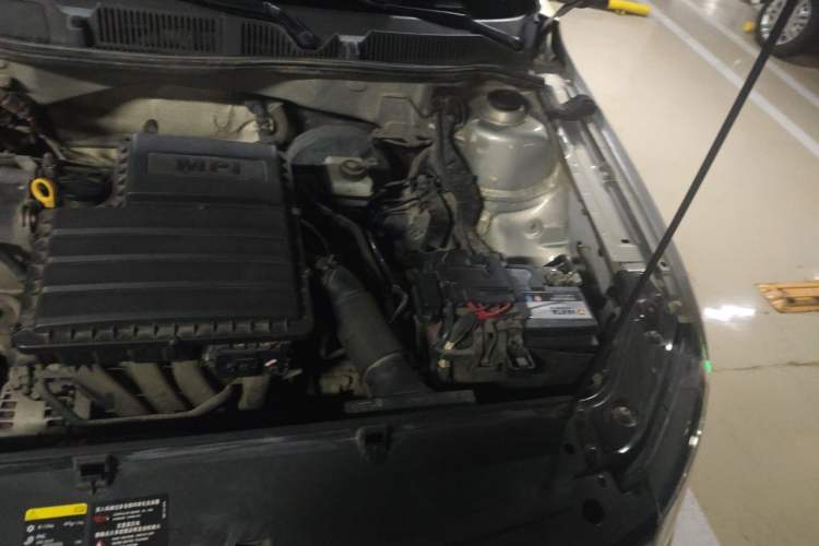 Used Volkswagen Lavida 2015 1.6L Automatic Comfort Edition Engine Bay Left