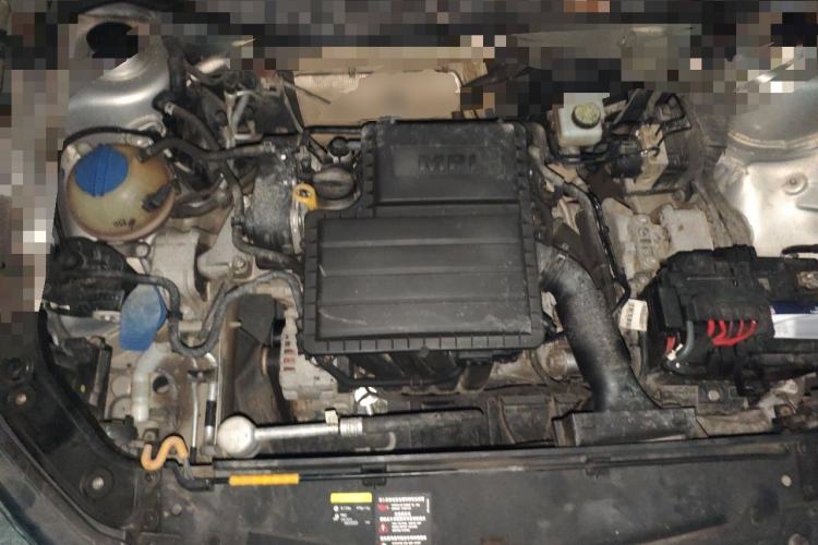 Used Volkswagen Lavida 2015 1.6L Automatic Fashion Edition Engine Bay