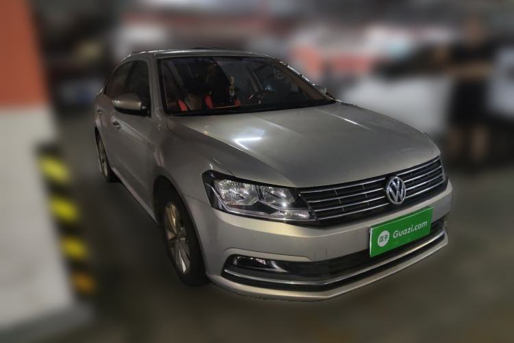 Used Volkswagen Lavida 2015 1.6L Automatic Comfort Edition Front Right 45 Deg