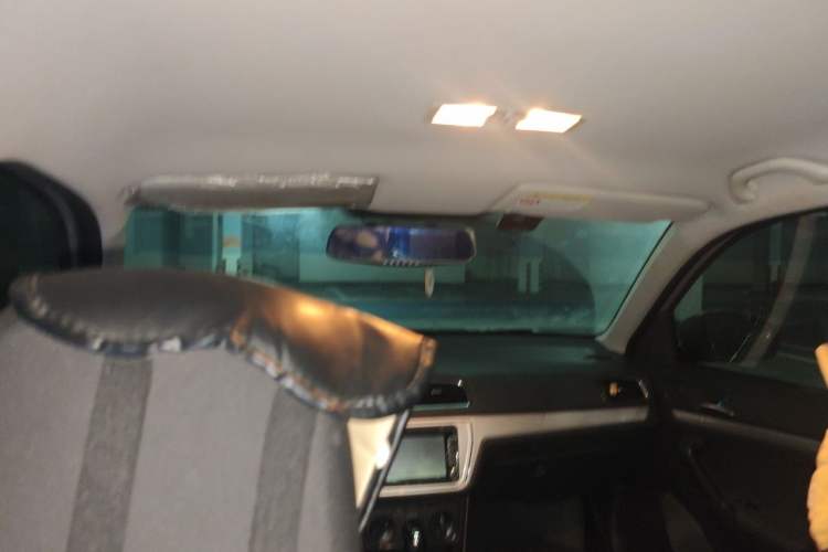 Used Volkswagen Lavida 2015 1.6L Automatic Fashion Edition Headliner