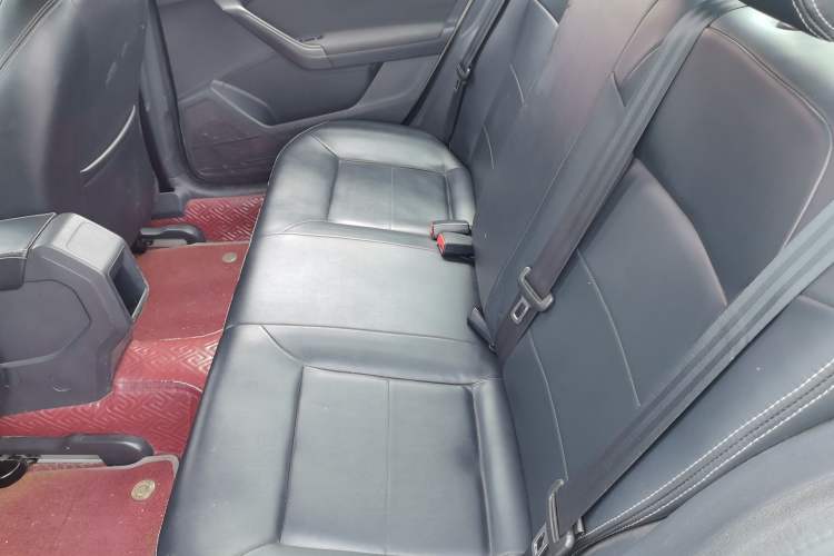 Used Volkswagen Lavida 2015 1.6L Manual Fashion Edition Left Rear Seat
