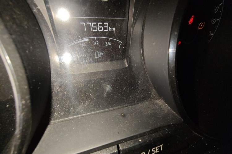 Used Volkswagen Lavida 2015 1.6L Automatic Fashion Edition Odometer Close Up