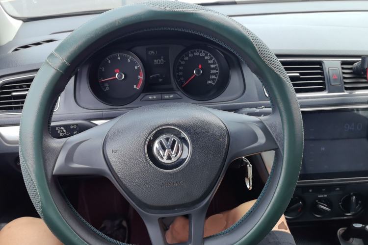 Used Volkswagen Lavida 2015 1.6L Manual Fashion Edition Steering Wheel