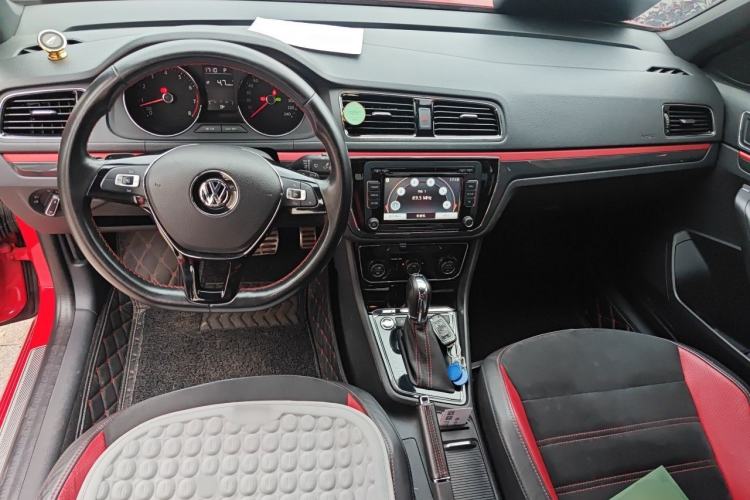 Used Volkswagen Lavida 2016 280TSI DSG Sport Edition Center Console